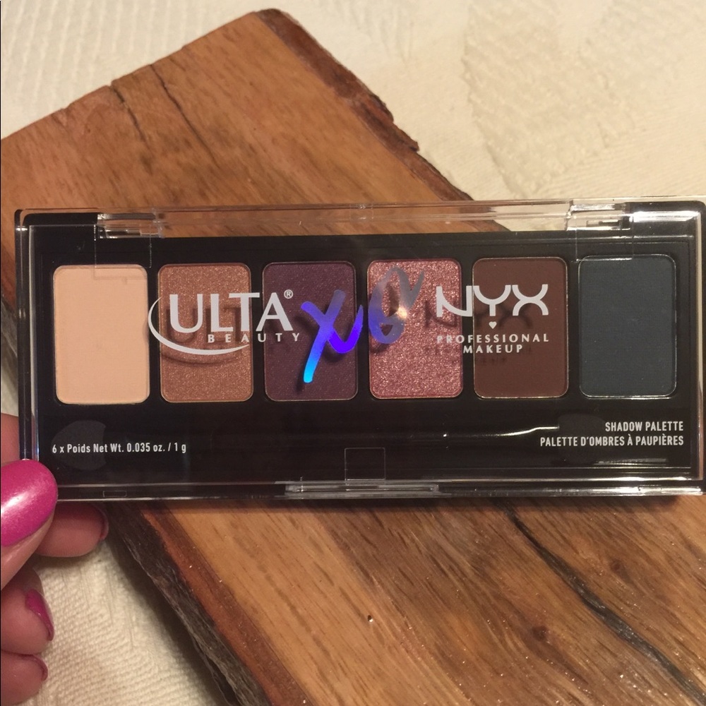 NYX EYESHADOW PALETTE